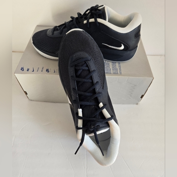 Nike ACG Y2K‎ Running Shoes Mens 8.5 Grey Gold Vintage 2005 311871-471 Nike ACG Y2k Vintage 2005 Og Low Sneakers Hype Outdoor Rare  main image 2
